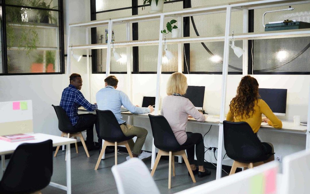 Office Hoteling vs Hot Desking: Which Saves More Space?